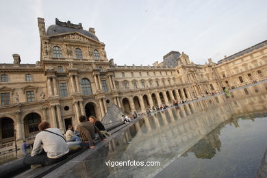 PIRÁMIDES DEL LOUVRE, FRANCIA - PARÍS - MUSÉE DU LOUVRE - IMÁGENES DE VIAJES