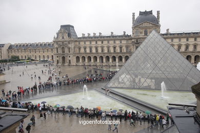 PIRÁMIDES DEL LOUVRE, FRANCIA - PARÍS - MUSÉE DU LOUVRE - IMÁGENES DE VIAJES