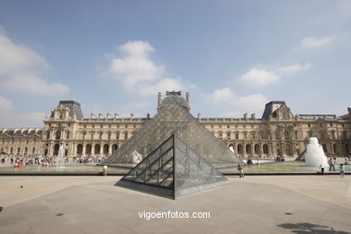 PIRÁMIDES DEL LOUVRE, FRANCIA - PARÍS - MUSÉE DU LOUVRE - IMÁGENES DE VIAJES