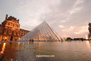 LOUVRE MUSEUM - PARIS, FRANCE - MUSÉE DU LOUVRE -  IMAGES - PICS & TRAVELS - INFO