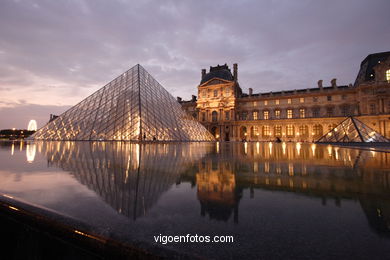 PIRÁMIDES DEL LOUVRE, FRANCIA - PARÍS - MUSÉE DU LOUVRE - IMÁGENES DE VIAJES