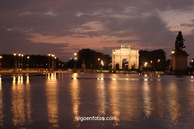 LOUVRE MUSEUM - PARIS, FRANCE - MUSÉE DU LOUVRE -  IMAGES - PICS & TRAVELS - INFO