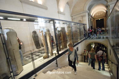 LOUVRE MUSEUM - GALLERIES - PARIS, FRANCE - MUSÉE DU LOUVRE -  IMAGES - PICS & TRAVELS - INFO