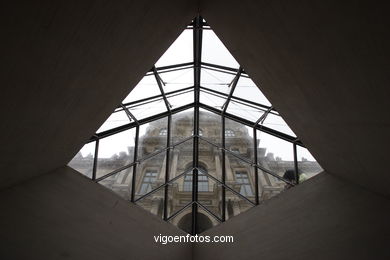 MUSEO LOUVRE - PARÍS, FRANCIA - INTERIORES - MUSÉE DU LOUVRE - IMÁGENES DE VIAJES