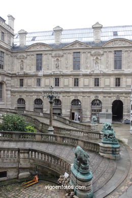 MUSEO LOUVRE - PARÍS, FRANCIA - INTERIORES - MUSÉE DU LOUVRE - IMÁGENES DE VIAJES