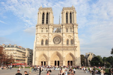 CATEDRAL DE NOTRE-DAME PARIS, FRANCIA - GÁRGOLAS - IMÁGENES DE VIAJES