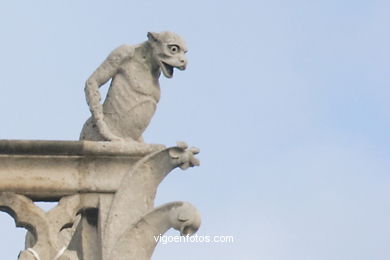 GARGOYLES OF THE CATHEDRAL OF NOTRE-DAME PARIS, FRANCE - IMAGES - PICS & TRAVELS - INFO