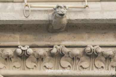 GARGOYLES OF THE CATHEDRAL OF NOTRE-DAME PARIS, FRANCE - IMAGES - PICS & TRAVELS - INFO