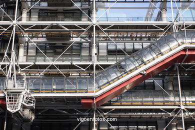 MUSEO POMPIDOU - PARIS, FRANCIA - CENTRO GEORGES POMPIDOU - IMÁGENES DE VIAJES