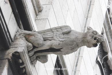 GARGOYLES OF THE BASILIQUE DU SACRÉ-COEUR PARIS, FRANCE - IMAGES - PICS & TRAVELS - INFO