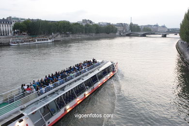 PASEO POR EL RÍO SENA - PARÍS, FRANCIA - SEINE - PASEOS - IMÁGENES DE VIAJES