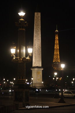 TORRE EIFFEL - TOUR - PARIS, FRANCIA - ILUMINADA, NOCTURNA -  IMÁGENES DE VIAJES