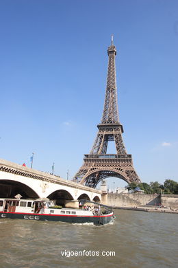 TORRE EIFFEL - TOUR - PARIS, FRANCIA - ILUMINADA, NOCTURNA -  IMÁGENES DE VIAJES