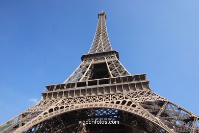 EIFFEL TOWER - TOUR - PARIS, FRANCE - ILLUMINATED, AT NIGHT -  IMAGES - PICS & TRAVELS