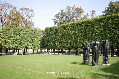 JARDINES TUILERIES - PARIS, FRANCIA - JARDIN DU CARROUSEL - IMÁGENES DE VIAJES