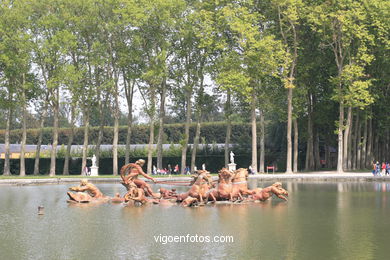 JARDINES DE VERSALLES - PARIS, FRANCIA -  IMÁGENES DE VIAJES