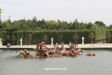 JARDINES DE VERSALLES - PARIS, FRANCIA -  IMÁGENES DE VIAJES