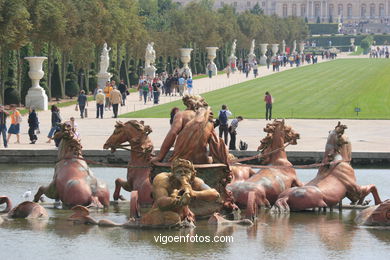 GARDENS OF VERSAILLES - PARIS, FRANCE -  IMAGES - PICS & TRAVELS - INFO