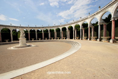 PALACIO DE VERSALLES - PARIS, FRANCIA -  IMÁGENES DE VIAJES