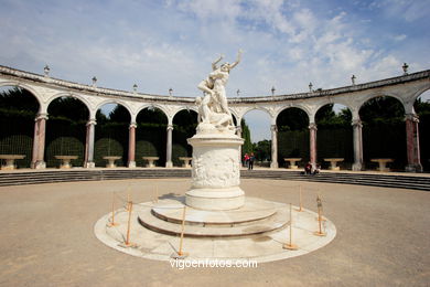 PALACIO DE VERSALLES - PARIS, FRANCIA -  IMÁGENES DE VIAJES