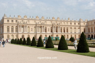 PALACIO DE VERSALLES - PARIS, FRANCIA -  IMÁGENES DE VIAJES