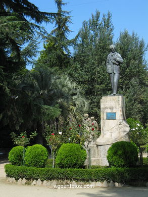 Monumento a Castelao  - Alfonso Vilar Lamelas. (1987)