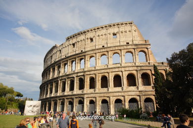 Coliseo Romano - Exteriores (70 d.C.). 