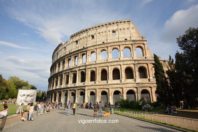 Coliseo Romano - Exteriores (70 d.C.). 