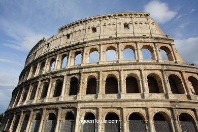 Coliseo Romano - Exteriores (70 d.C.). 