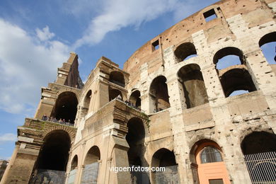 Coliseo Romano - Exteriores (70 d.C.). 