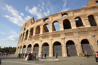 Coliseo Romano - Exteriores (70 d.C.). 