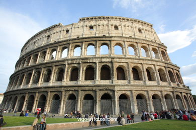 Coliseo Romano - Exteriores (70 d.C.). 