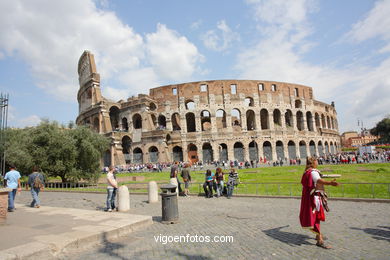 Coliseo Romano - Exteriores (70 d.C.). 