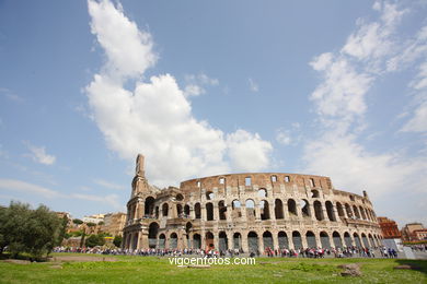 Coliseo Romano - Exteriores (70 d.C.). 