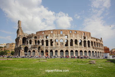 Coliseo Romano - Exteriores (70 d.C.). 