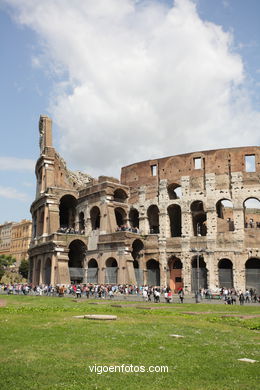 Coliseo Romano - Exteriores (70 d.C.). 