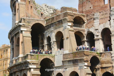 Coliseo Romano - Exteriores (70 d.C.). 