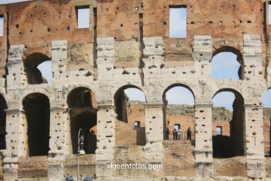 Coliseo Romano - Exteriores (70 d.C.). 