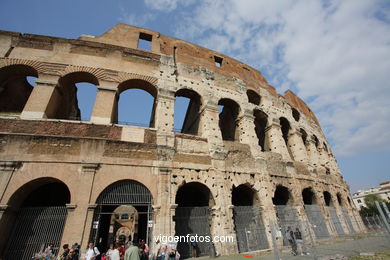 Coliseo Romano - Exteriores (70 d.C.). 