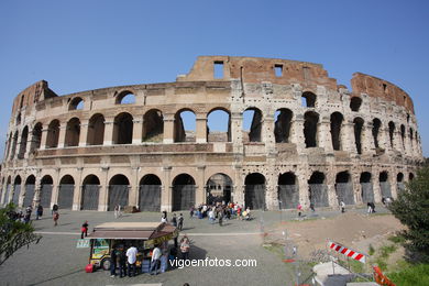 Coliseo Romano - Exteriores (70 d.C.). 