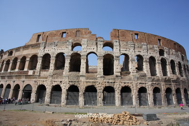 Coliseo Romano - Exteriores (70 d.C.). 