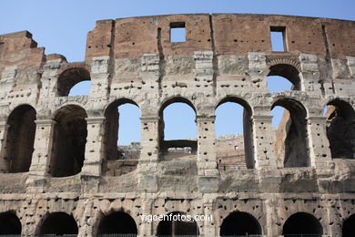 Coliseo Romano - Exteriores (70 d.C.). 