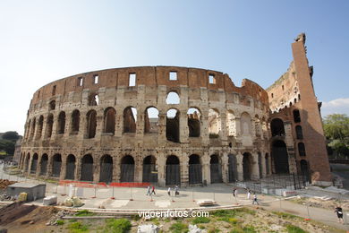 Coliseo Romano - Exteriores (70 d.C.). 