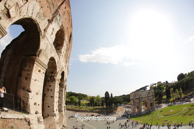 Coliseo Romano - Interiores (70 d.C.). 