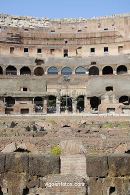 Coliseo Romano - Interiores (70 d.C.). 