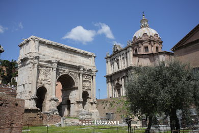 Arco de Septimo Severo (203 d.C.). 