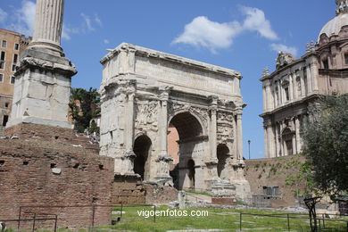 Arco de Septimo Severo (203 d.C.). 