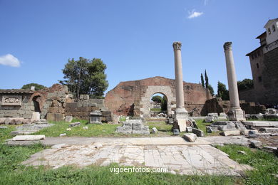 Basilica Emilia (179 a.C.). 