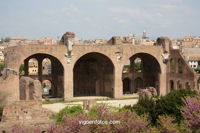 Basilica de Majencio - Massenzio (306 d.C.). 