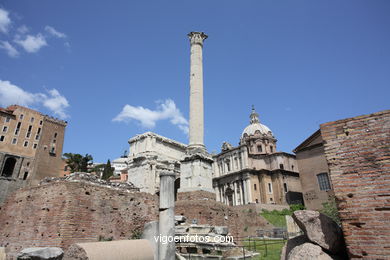 Colonna di Foca (s. II d.C). 